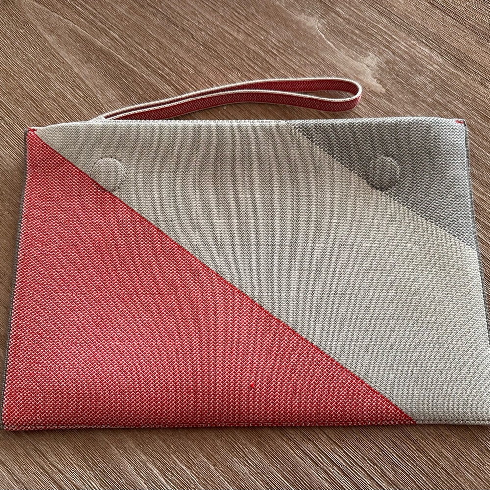 Rothy’s Essential Pouch - Desert Sand